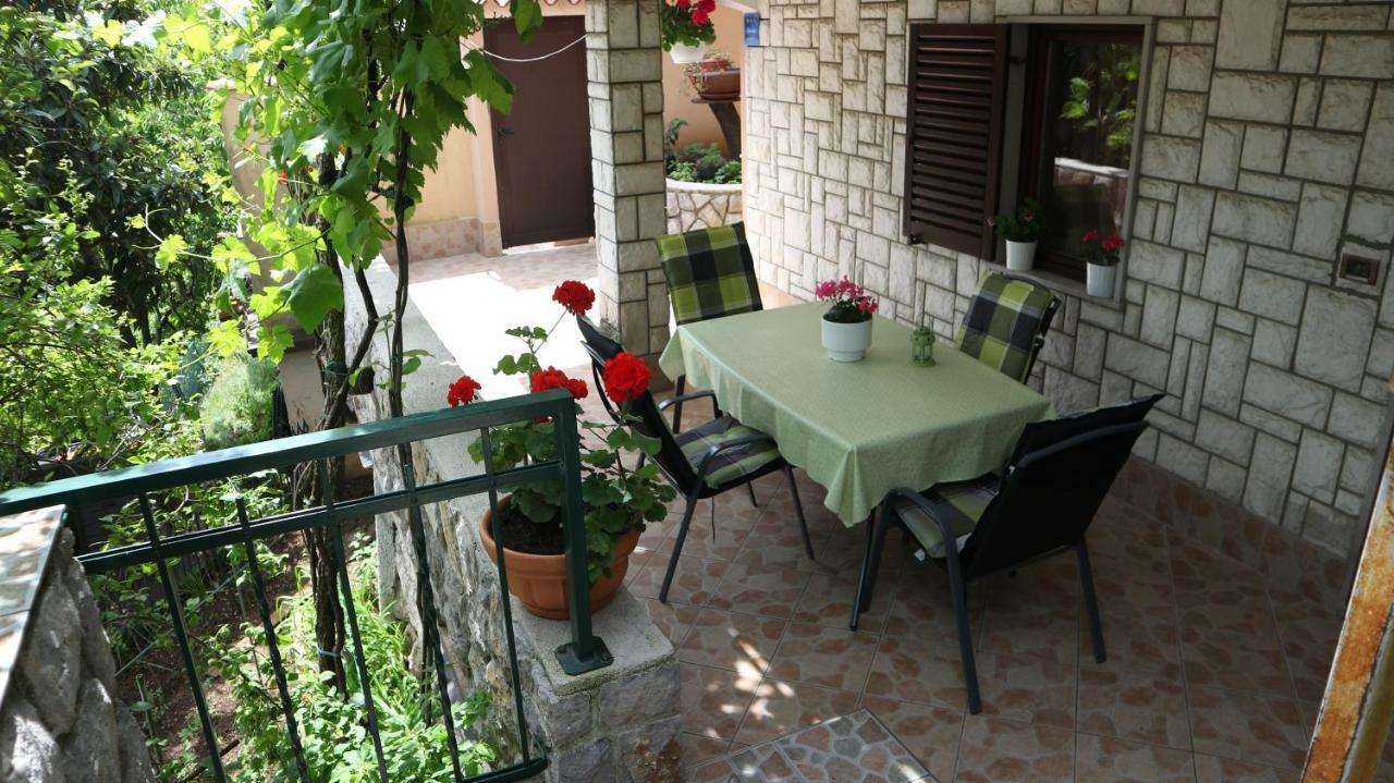 Komel Apartament *