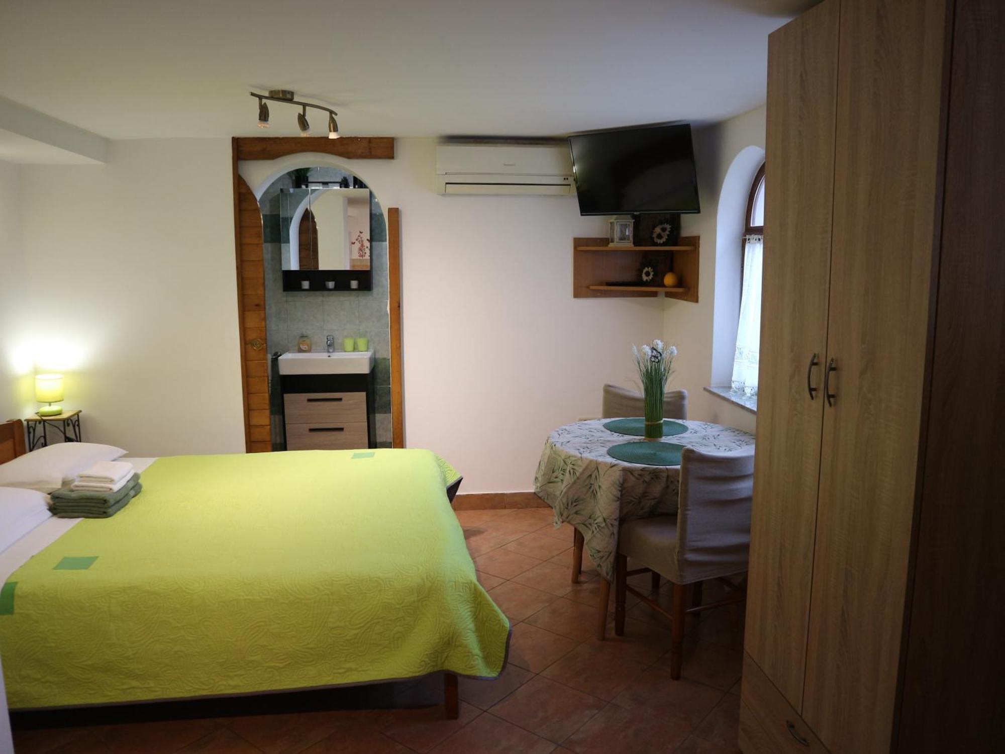 Apartment Komel Opatija