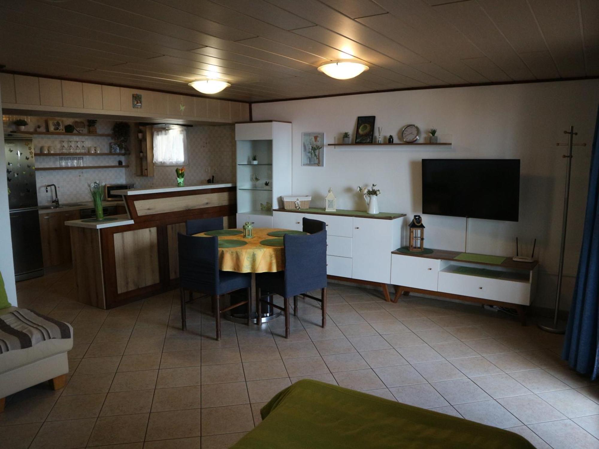 Apartment Komel *