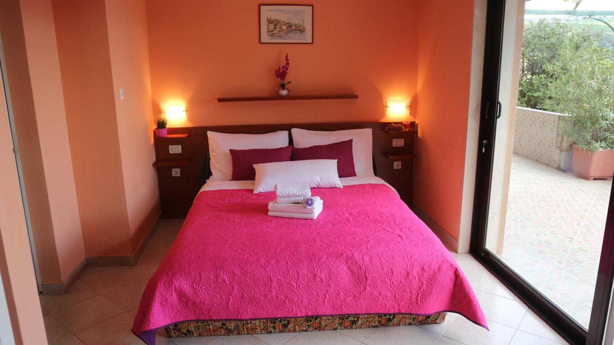 Apartment Komel