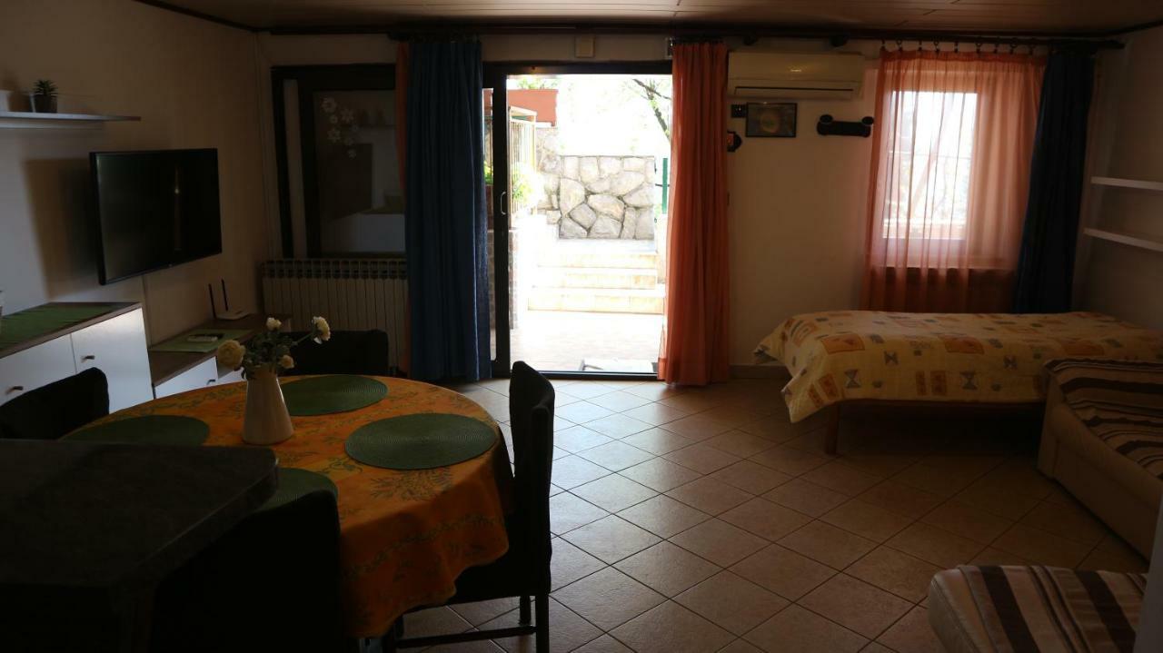 Komel Apartment *