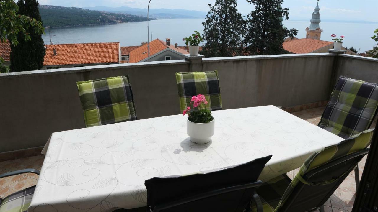 Apartment Komel